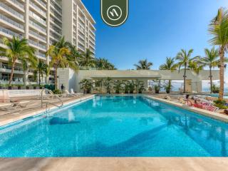 Amazing Oceanfront 1BR Condo - Rooftop Pool - 0