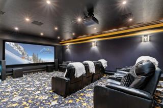 Majesty Estate in Salt Lake with Private Pool and Sport Court - 9