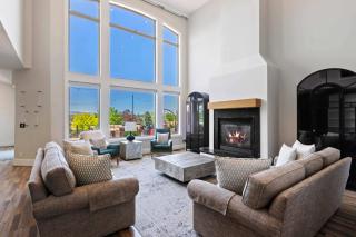 Majesty Estate in Salt Lake with Private Pool and Sport Court - 6