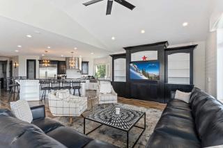 Majesty Estate in Salt Lake with Private Pool and Sport Court - 5