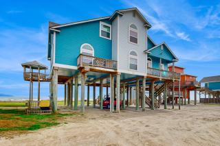Prime Beachfront Private Gazebo Sleeps 14 - 8