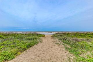 Prime Beachfront Private Gazebo Sleeps 14 - 0