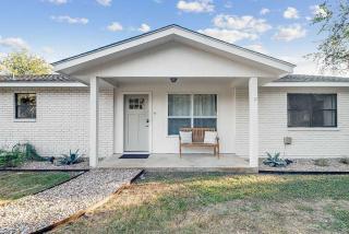 Luxe Poolside Retreat w/Sauna-Minutes from Downtown! - 5