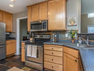 Union Meadows in Salt Lake with Private Hot Tub and Park - 3