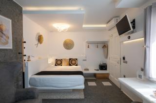 Mykonos Double Luxury Mini Suites-With External Hot spa Adults only - 3