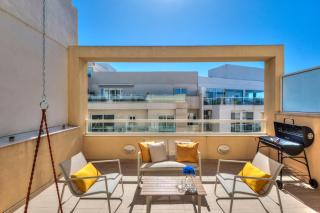 Ortigia Penthouse, Private Terrace, Distant Sea Views by Haven & Keys Malta - 4