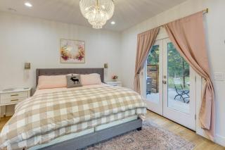 2 Mi to Payette Lake Charming Cottage with Hot Tub! - 1