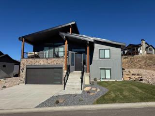 Brand NEW 5 Bedroom House in Eden at the base of Powder Mtn and Wolf Creek Golf Course - 8