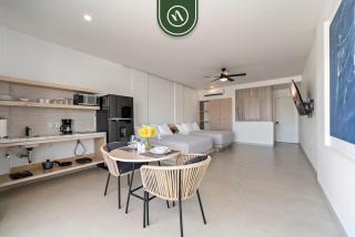 Cozy 2BR Lock-off - Terrace Overlooking the Marina - 0