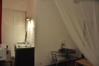 location studio meublé avec jardin - 2