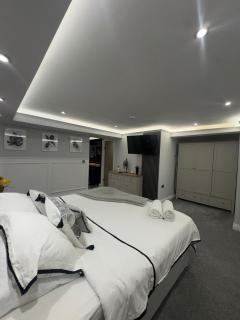 Cloud Quarters II - 4