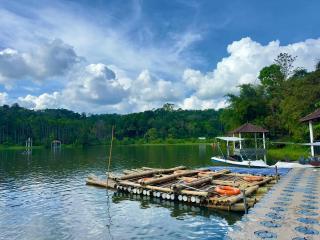 Karlad Lake Palace Waterfront Resort - 2