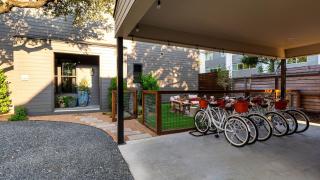 Bouldin Modern - Luxury Wellness Retreat - 9