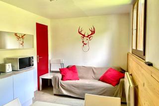 Bright apartment near the slopes - 0