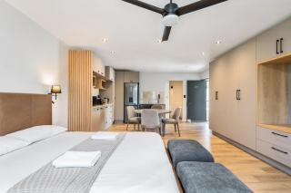 Trendy Sea Point Studio - 0