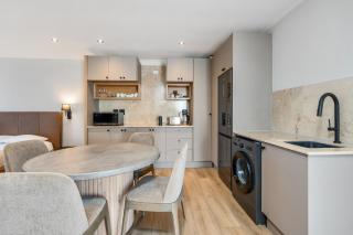 Trendy Sea Point Studio - 6