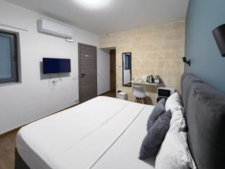 Mini Studios in Central Victoria - 7