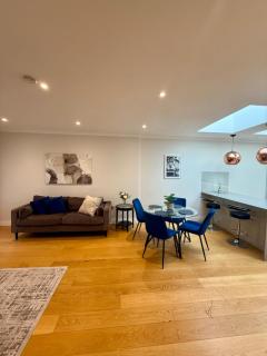 Charming Ensuite Retreat in a Premier Location - 6