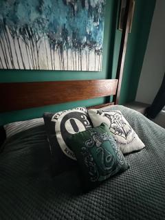 HP Wizards Corner Spacious 4 bed near Watford Junction - 1