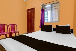 SPOT ON Hotel Aman Restaurant And Sweets - 5