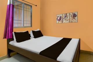 SPOT ON Hotel Aman Restaurant And Sweets - 2