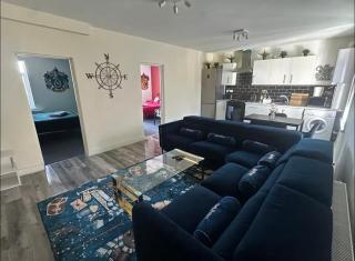 HP Wizards Corner Spacious 4 bed near Watford Junction - 4