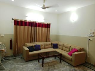 Skyline Serenity Guest House - 4