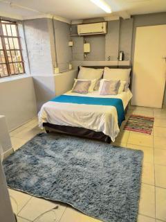 Holiday home in Glenwood, Durban - 3