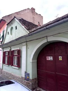 Jonzy's Lil' House - 3