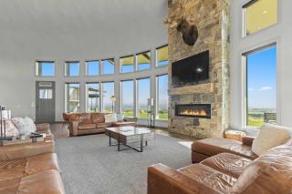 West Cabin- Yellowstone Family Retreat- Sled Hill - 3