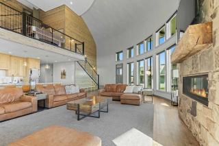 West Cabin- Yellowstone Family Retreat- Sled Hill - 2