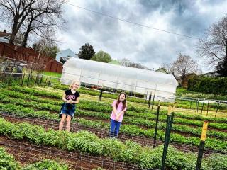 Apt on flower farm, Convenient & pet friendly - 9