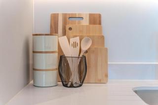 Luxuary 2BR Apt Sleeps 9, Wembley and Park Views - 4