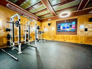 Luxurious Downtown Penthouse with Amazing Views - 8