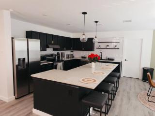 Pool | Pickleball | Fire Pit | Games | SATX Oasis - 9