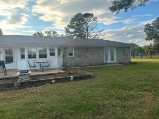 Charming Country Retreat - 4