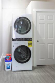 Historic 3 Bed 1 bath Near Downtown Spokane - 2