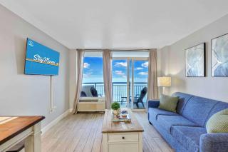 Vermosa by StayMareni - Oceanfront Suite - 0