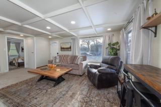 Adorable 2 BD 1 BTH Home Minutes Away from Gonzaga - 3