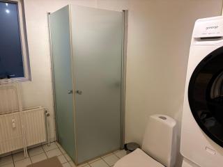 Bright and spacious 3 bedroom with balcony close to the city - 2