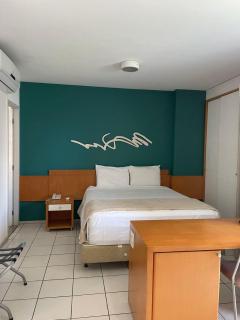 Praia do Canto Apart Hotel - Apto 405 - Varanda Lateral com Vista Mar - 4