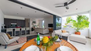 Palm Suite - Newly constructed poolside apartment just minutes from the beach - 9