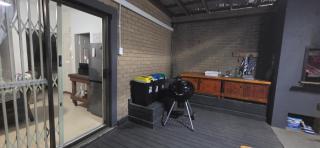 Lazey Bazely Beach Cottage - 6