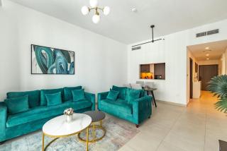 Central 2BR Downtown Views EB - 3