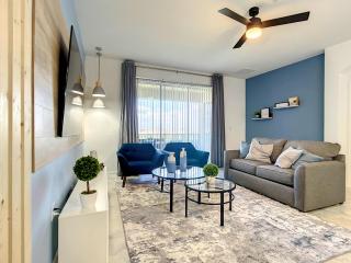 Luxury 3BR Vacay with 2 clubhouses & Waterpark - 9