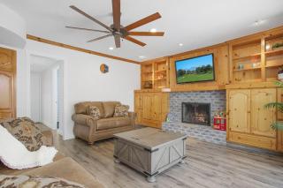 Charming Villa with Backyard Oasis Close to Beach - 3