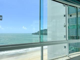 Amplo apartamento vista mar - 0