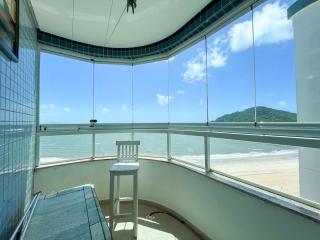 Amplo apartamento vista mar - 1