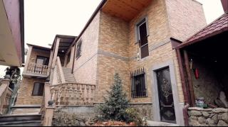 Flower Garden Rest House - 0