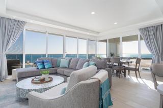 Impressive & beautiful 3 bedroom end unit Ocean Front Encantame C-1901 - 8